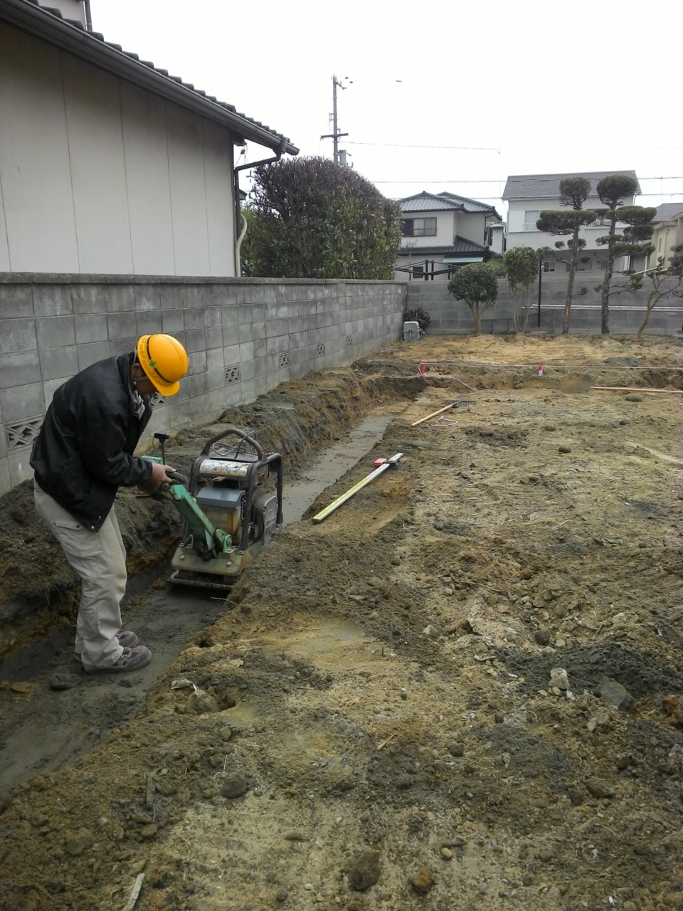 基礎工事着工